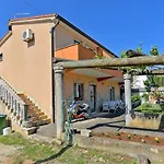 Mara 1838 Apartment